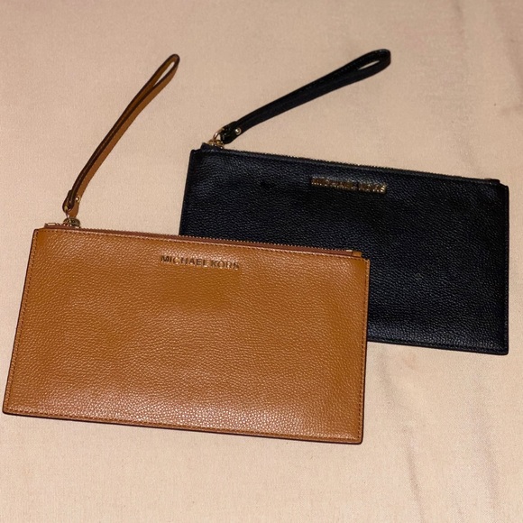 MICHAEL KORS Black & Brown/Tan Leathers Wristlets - Picture 2 of 7